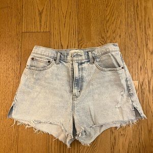 Abercrombie Curve love high rise mom shorts